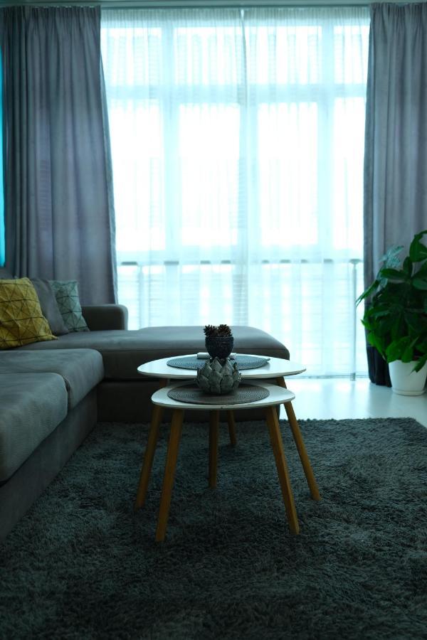 Modern Apartment At Train Station Tiranë Luaran gambar